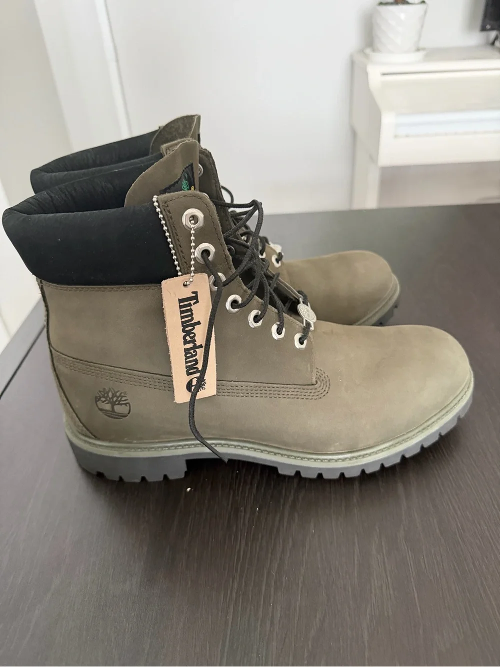 Timberland Men's Olive Green Nubuck 6-Inch Lace-Up Boots with Black Collar
